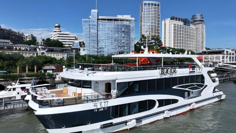 China's first pure electric sea tourism passenger ship makes its maiden voyage in Xiamen!