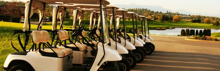 千库网_高尔夫球车排队_摄影图编号20180792